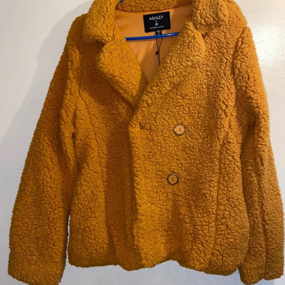 Large Ashley By 26 International Mustard Sherpa